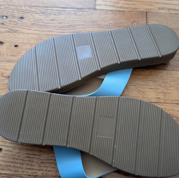 Soda Baby Blue Buckle Thong Sandals - Picture 6 of 7
